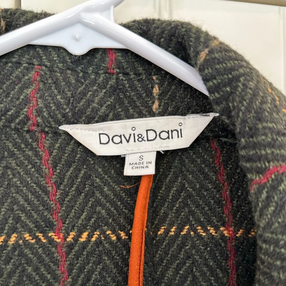Davi & Dani Plaid Trench Coat - Picture 3 of 3